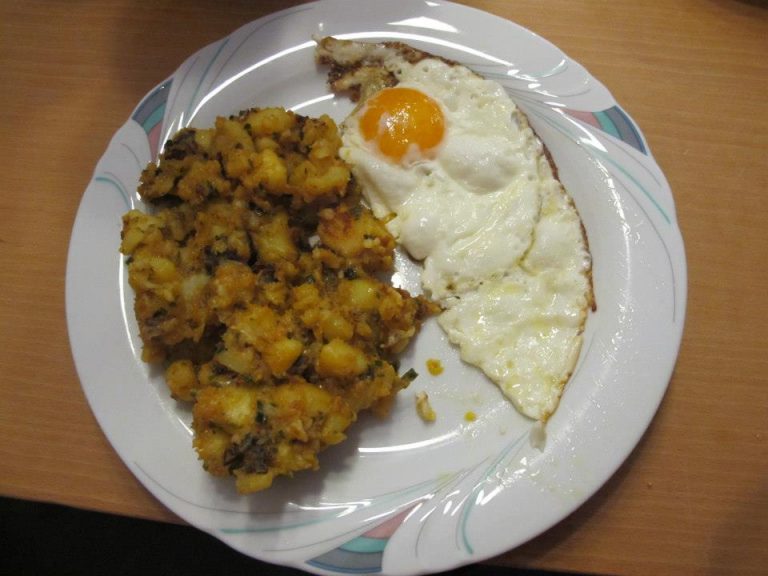 V2 – Saisonorientiert & Entdecker 9 Bratkartoffeln mit Spiegelei
