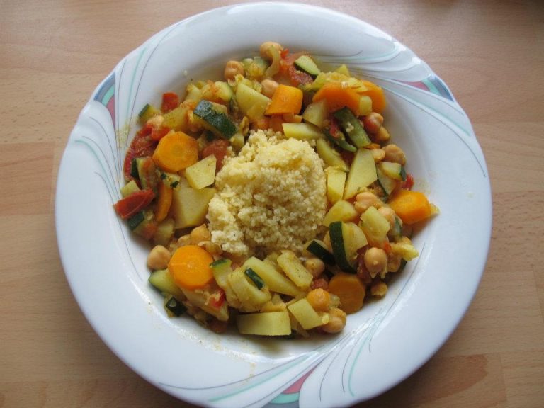 V2 – Saisonorientiert & Entdecker 3 Couscous mit Curry Gemüse