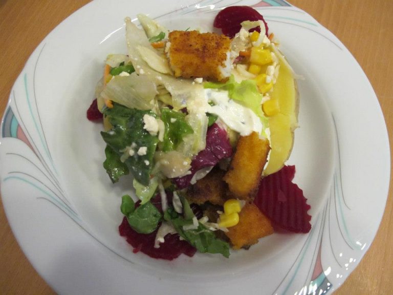 Pellkartoffel mit Fischstäbchen
