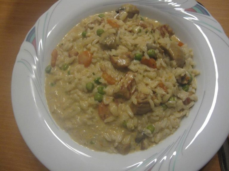 Hühnerfrikassee mit Reis - Rezeptfamilie