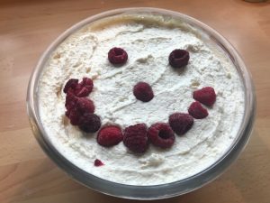 erfrischende Sommerrezepte - Raffaello-Quark-Creme