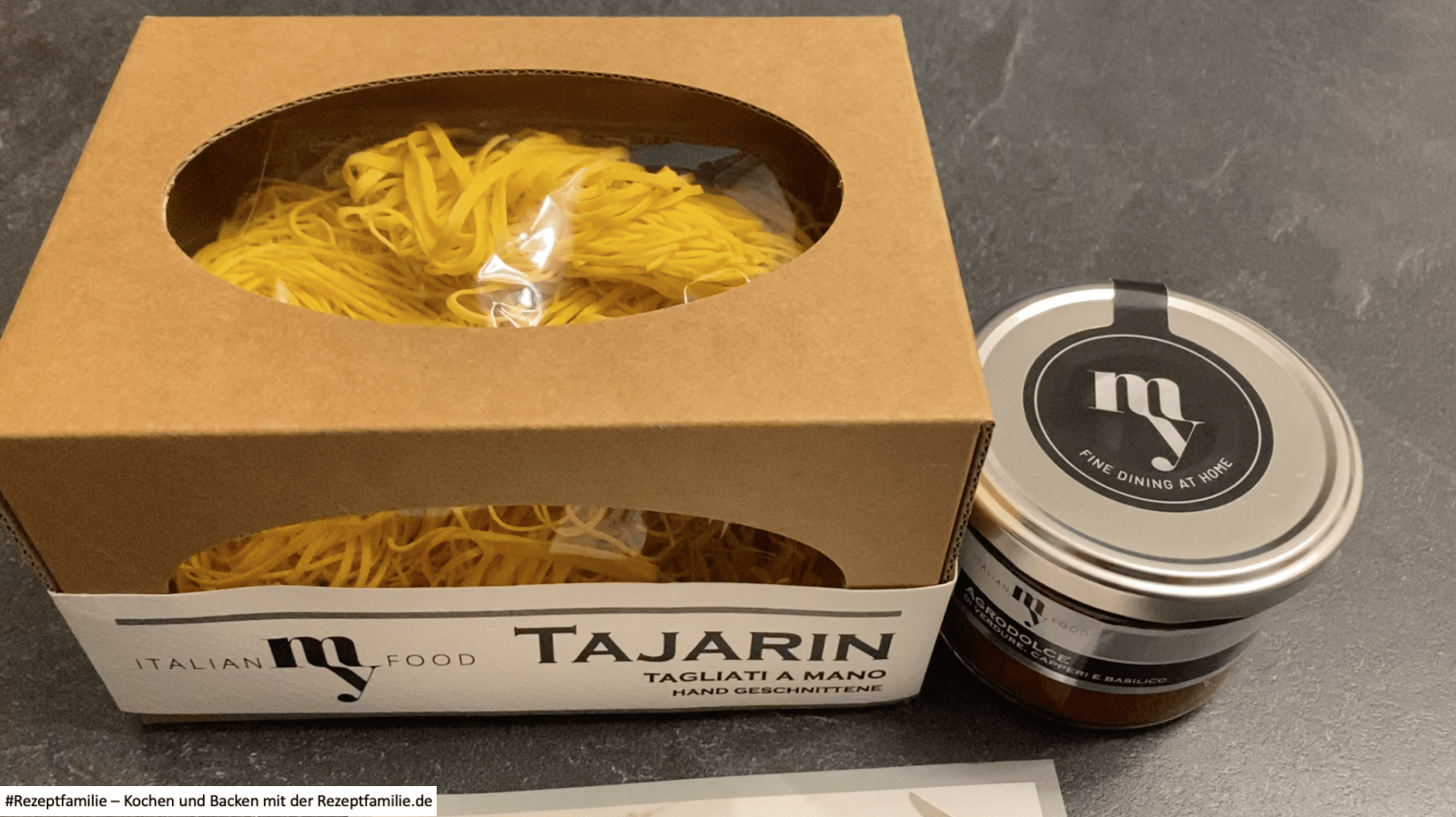 ItalianMyFood – Foodbox mit Menü 1 ItalianMyFood - Tajarin con Sugo di Carciofi con Olive Nere e Maggiorana - Foodboxen mit Menüs aus der Region Piemont - getestet von der Rezeptfamilie