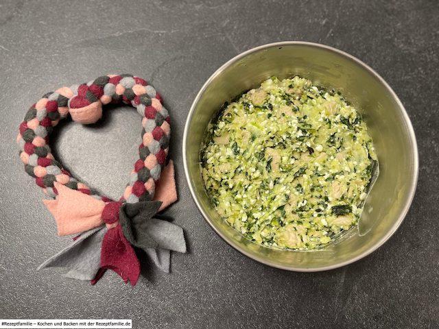 fertig im Hundenapf - Putenpfanne mit Gemüse - Rezept von Doggi-Dog.Com präsentiert von Rezeptfamilie