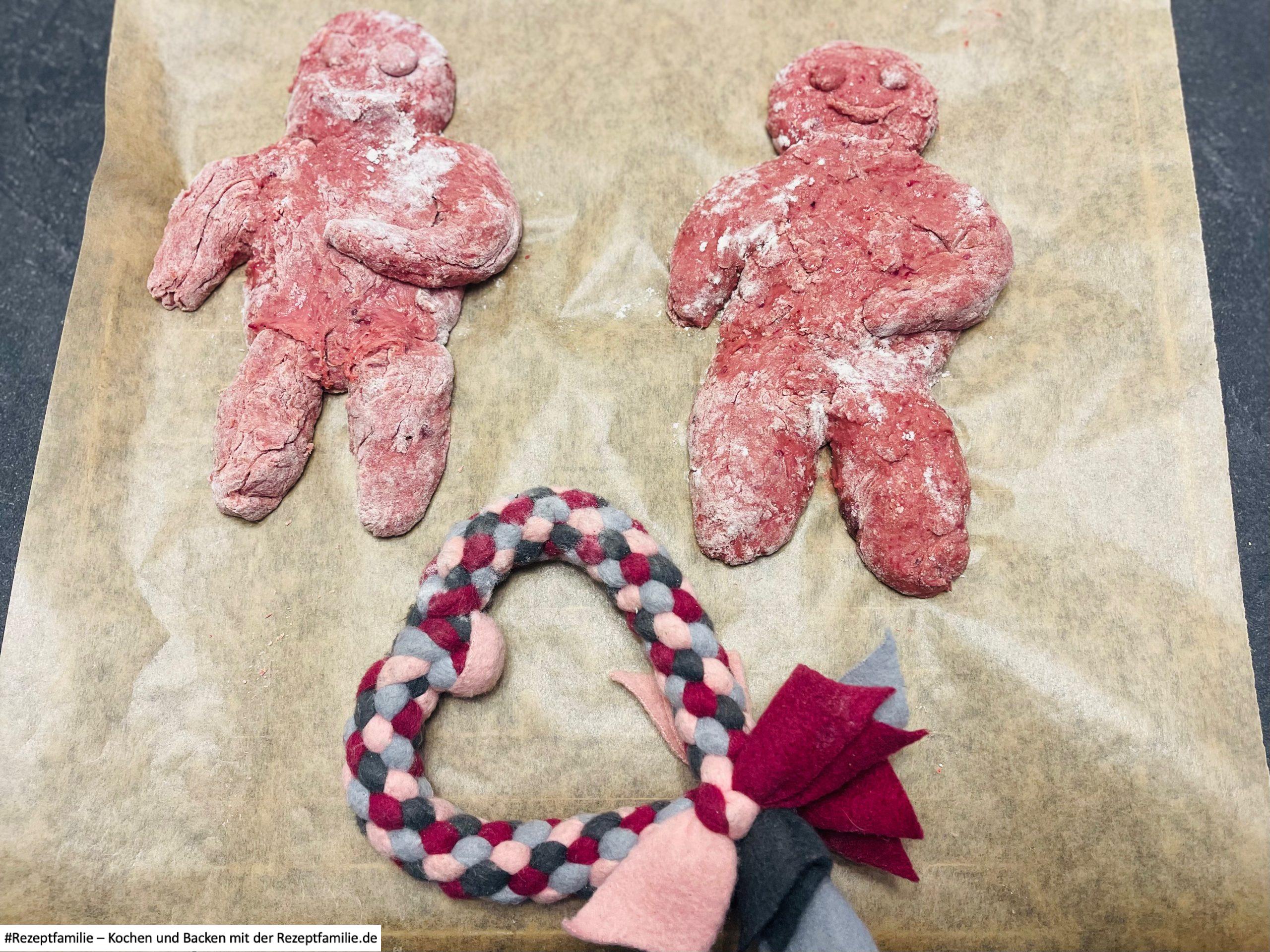 Backvorgang Weckmann für den Hund - präsentiert von der Rezeptfamilie und Doggi-Dog.com