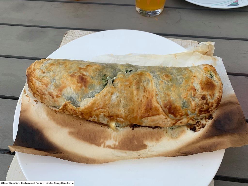 Blattspinatrolle mit Feta vom Grill - präsentiert von der Rezeptfamilie