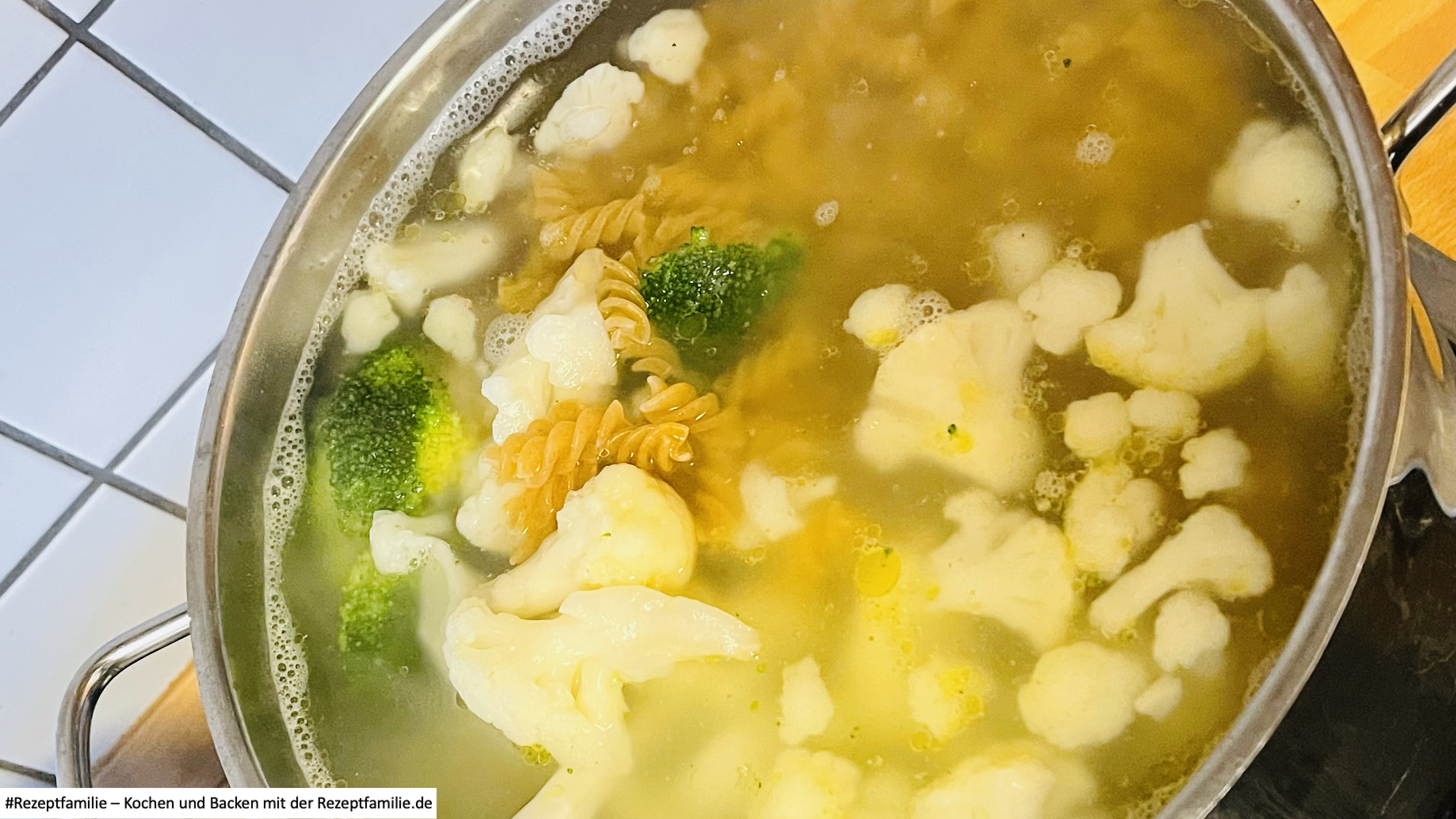 Broccoli und Blumenkohl kochen - Blumenkohl-Broccoli-Pfanne - Rezeptfamilie von Familyeller