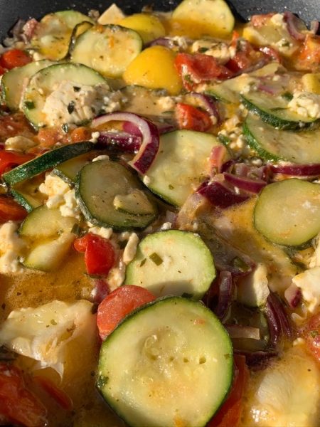Rezepte 4 Grillgemüse mit Schafskäse und Honig aus der Grillpfanne - präsentiert von der Rezeptfamilie von Familyeller