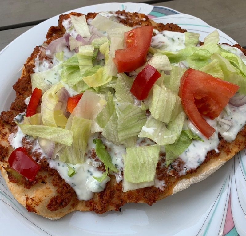 Türkische Pizza vom Grill für 6 Personen 6 Türkische Pizza vom Grill - präsentiert von der Rezeptfamilie
