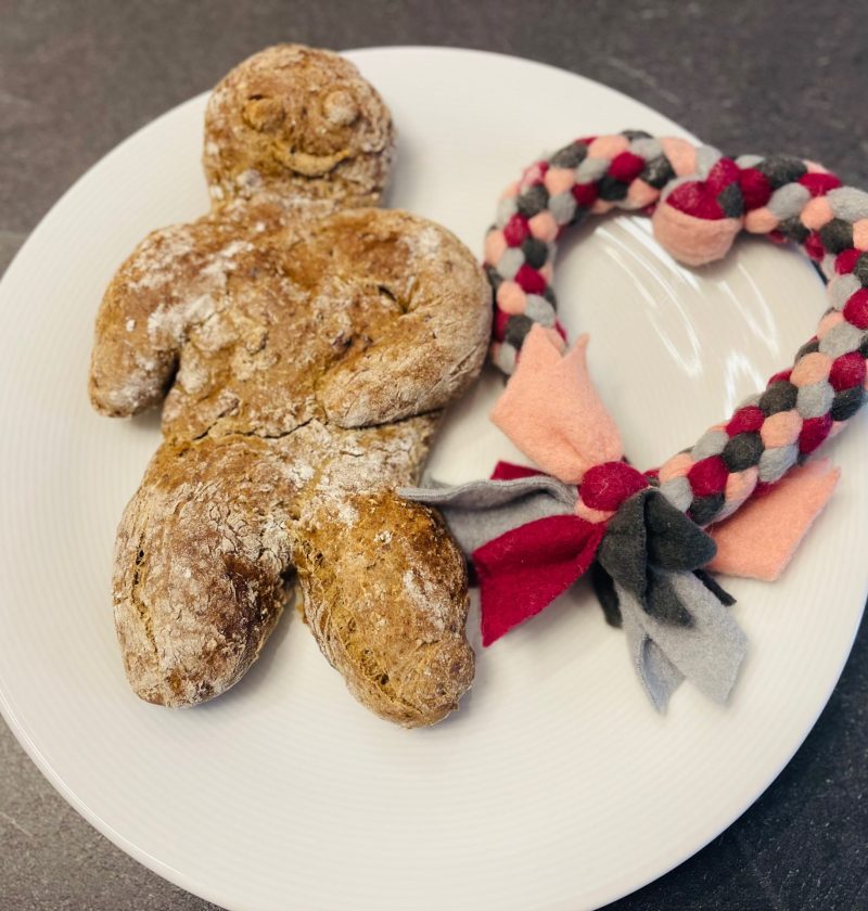 Weckmann für den Hund 8 fertiger Weckmann für den Hund - präsentiert von der Rezeptfamilie und Doggi-Dog.com