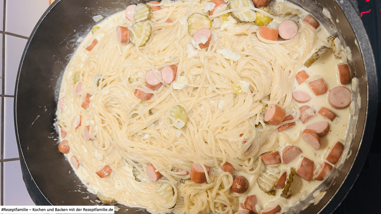 in der Pfanne Hot Dog Spagetti - Rezeptfamilie von Familyeller