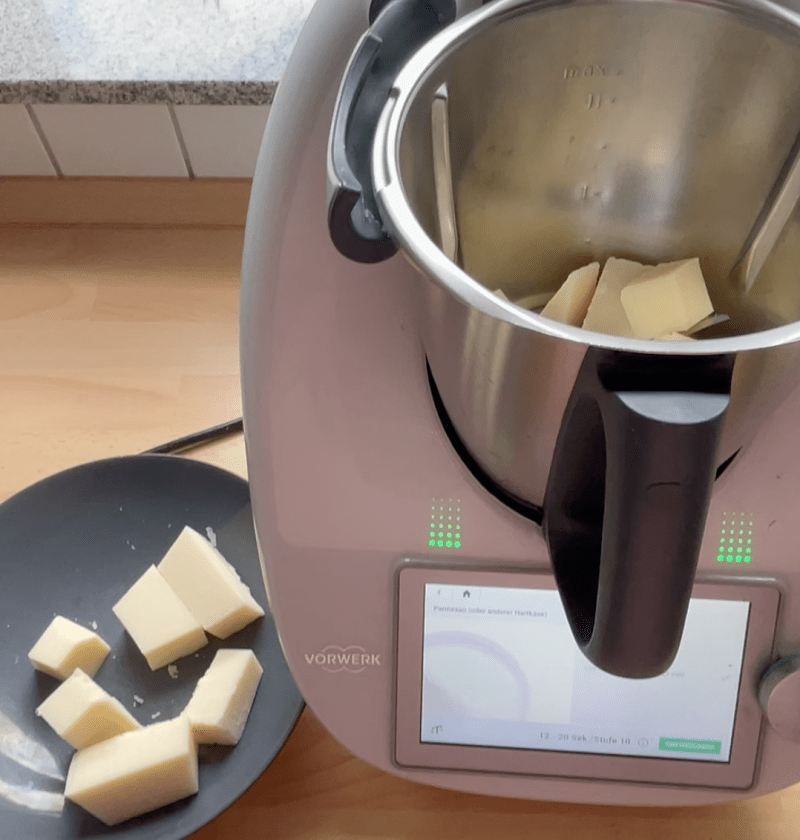 Parmesan mit dem Thermomix reiben 21 Parmesan mit dem Thermomix reiben - Rezeptfamilie