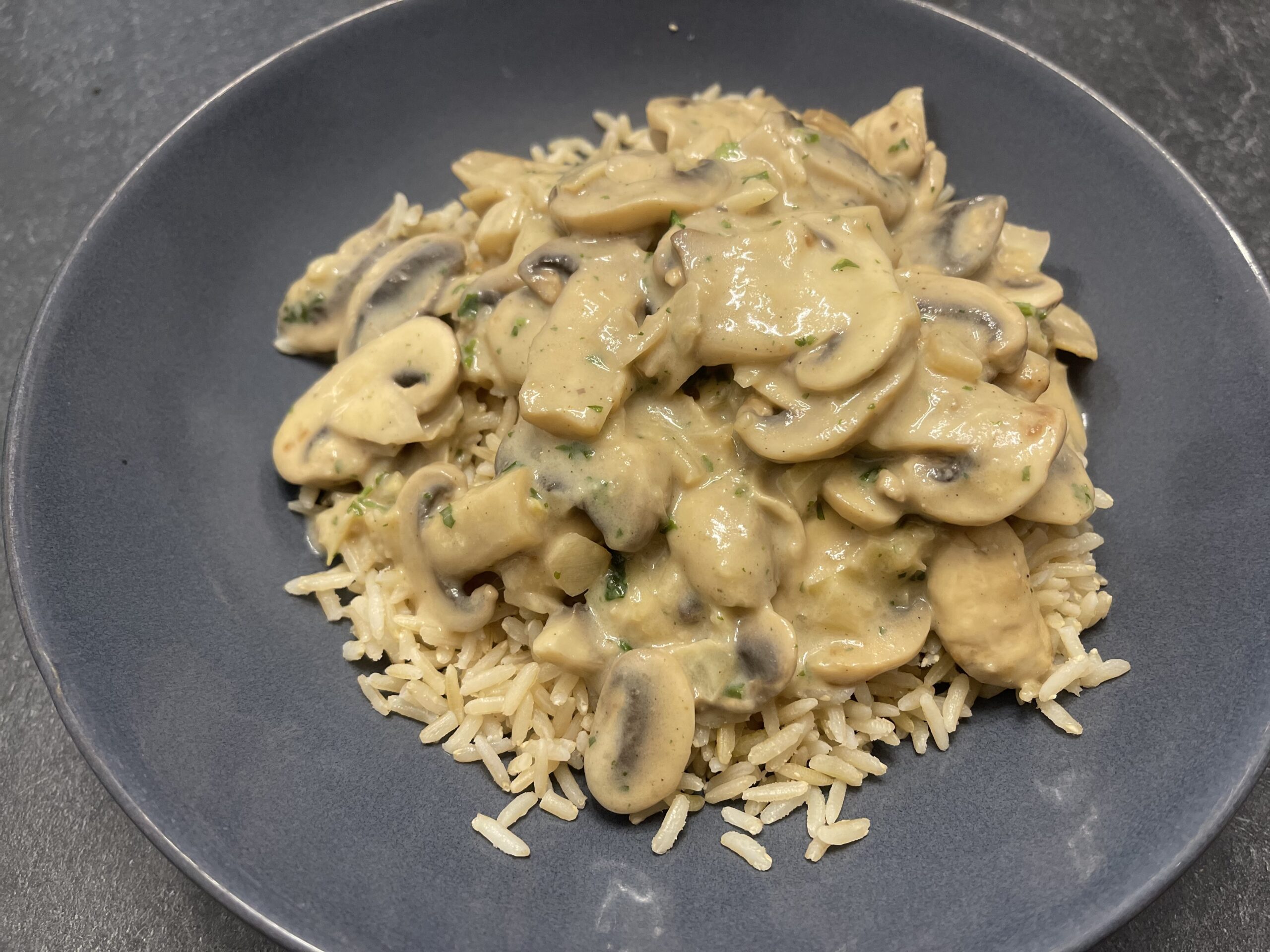 Champignon-Rahmsoße mit Naturreis für 6 1 Champignon-Rahmsoße mit Naturreis - Rezeptfamilie