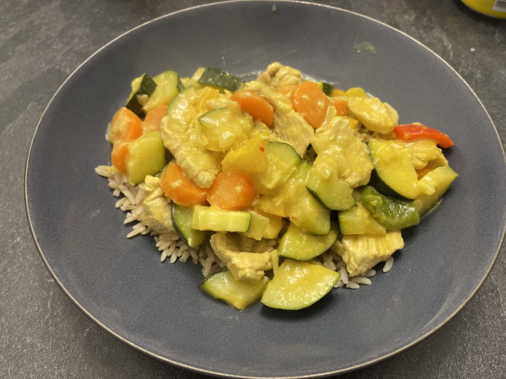 Hähnchen Currygemüse mit Kokosmilch für 6 2 Hähnchen Currygemüse mit Kokosmilch - Rezeptfamilie