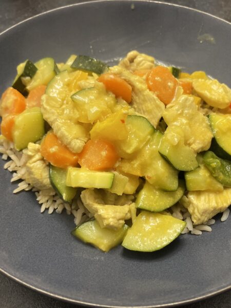 Hähnchen Currygemüse mit Kokosmilch - Rezeptfamilie