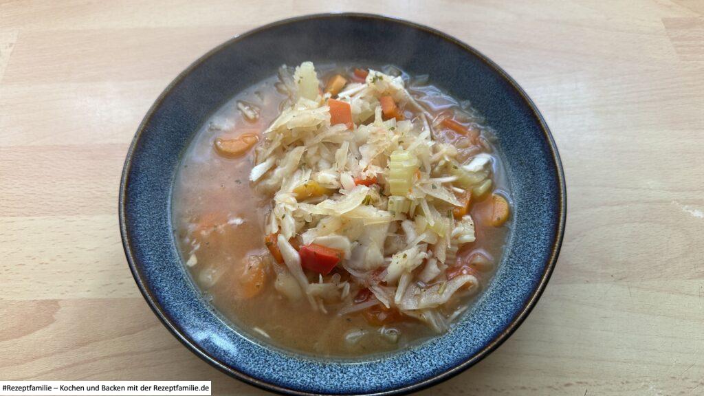 Kohlsuppe für 8 Personen 3 Kohlsuppe für 8 Personen - Rezeptfamilie