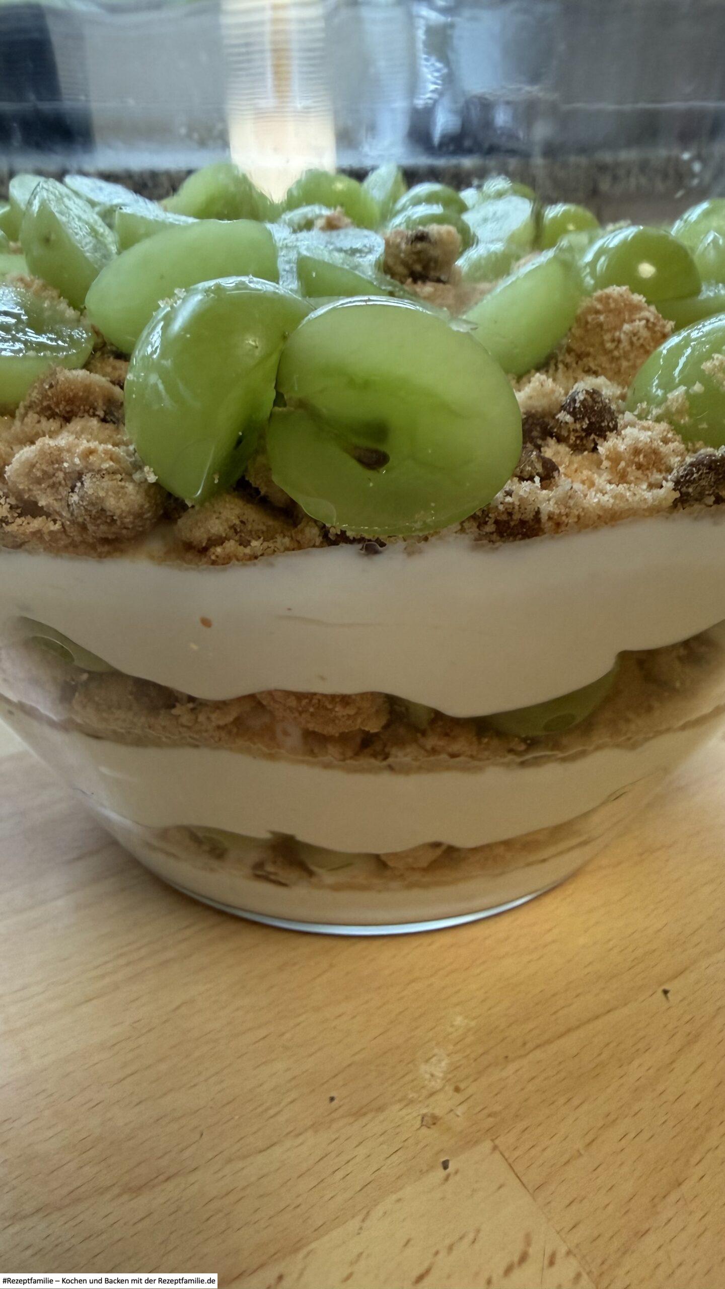 geschichtet - Trauben-Cookie-Dessert für 6 Personen - Rezeptfamilie