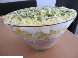 Schichtsalat – frische Fußball-Party-Rezepte
