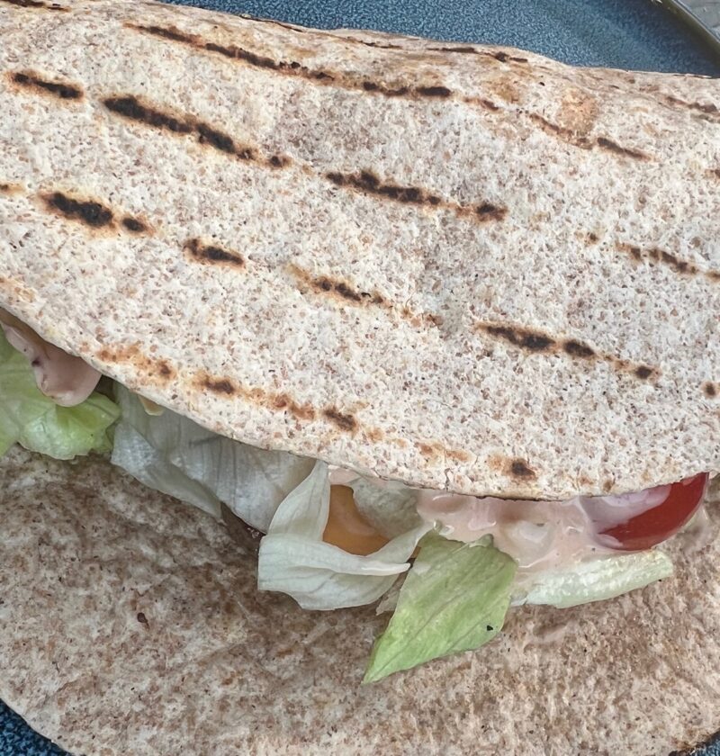 Smashed Wrap Cheeseburger von der Plancha - Rezeptfamilie queer