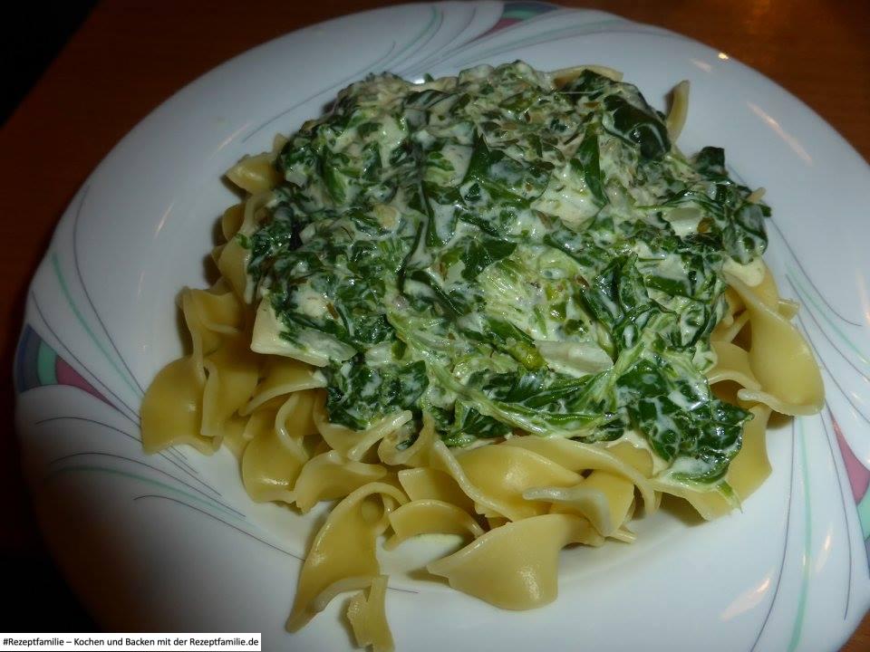 Nudeln mit Brunch - Blattspinat - Sauce
