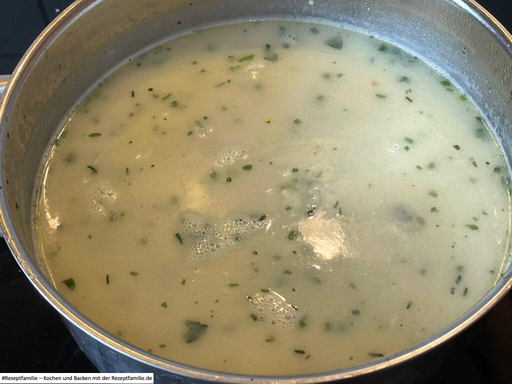 Spargelsuppe aus Spargelschale