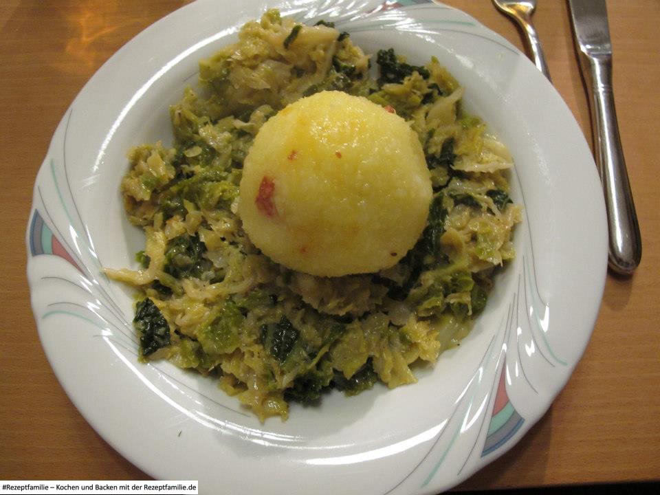 Paprikaknödel auf Rahmwirsing