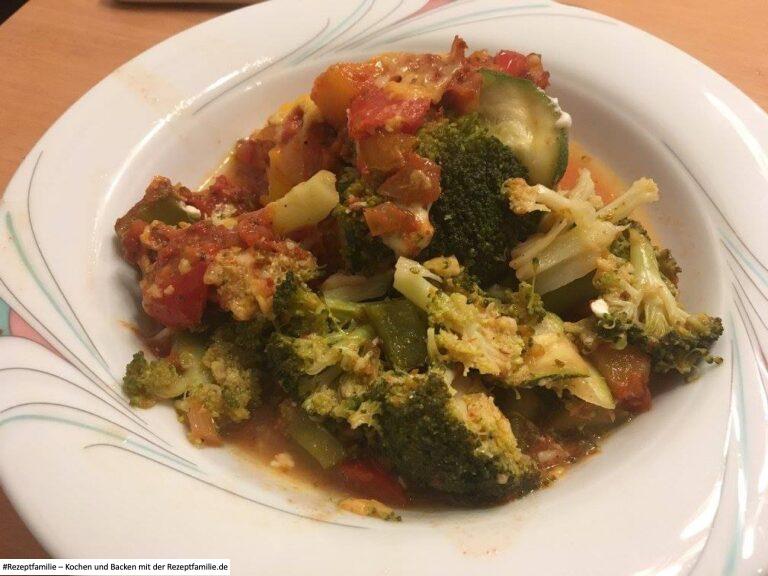 Low Carb Gemüseauflauf mit verschiedenen Käsesorten