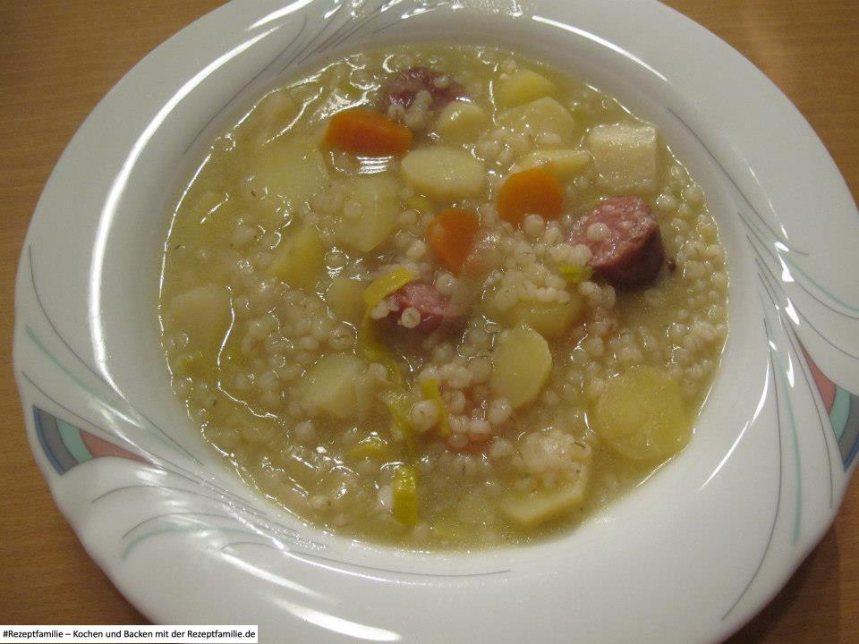 Graupensuppe mit Mettenden