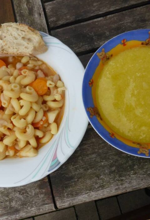 Suppen Rezepte der Woche - Nudeltopf mit Parmesan-Paste