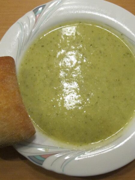 Zucchini-Cremsuppe