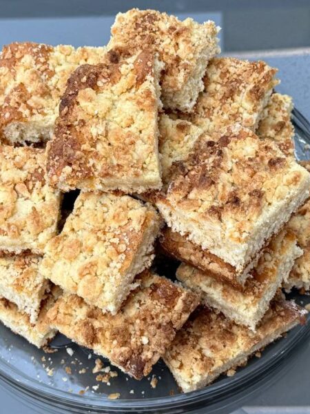 Streuselkuchen vom Blech – saftiger Quarkteig mit buttrigen Streuseln