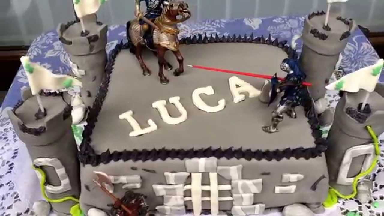 Rittertorte zum 8-jährigen Geburtstag aus Fondant – ein leckerer Kuchen von Rezeptfamilie