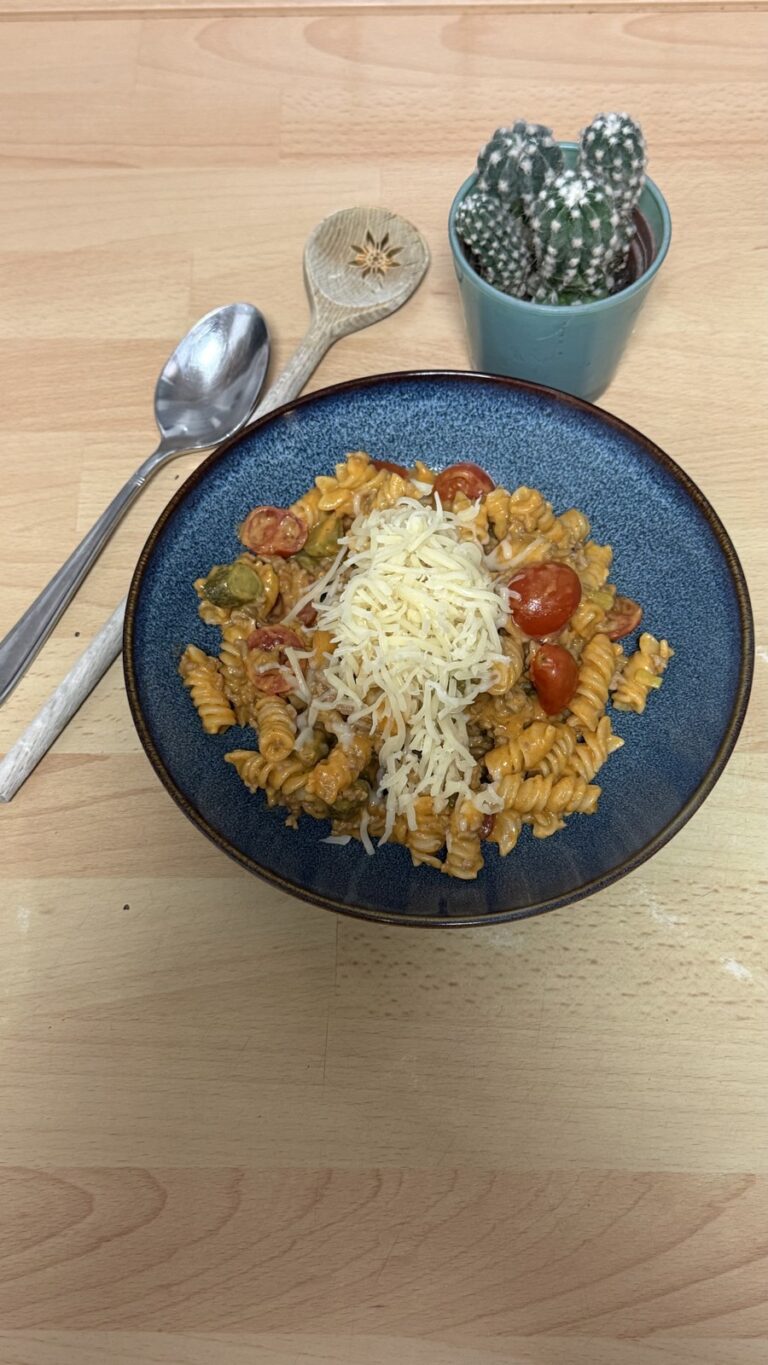 Burger Pasta mit Hackfleisch